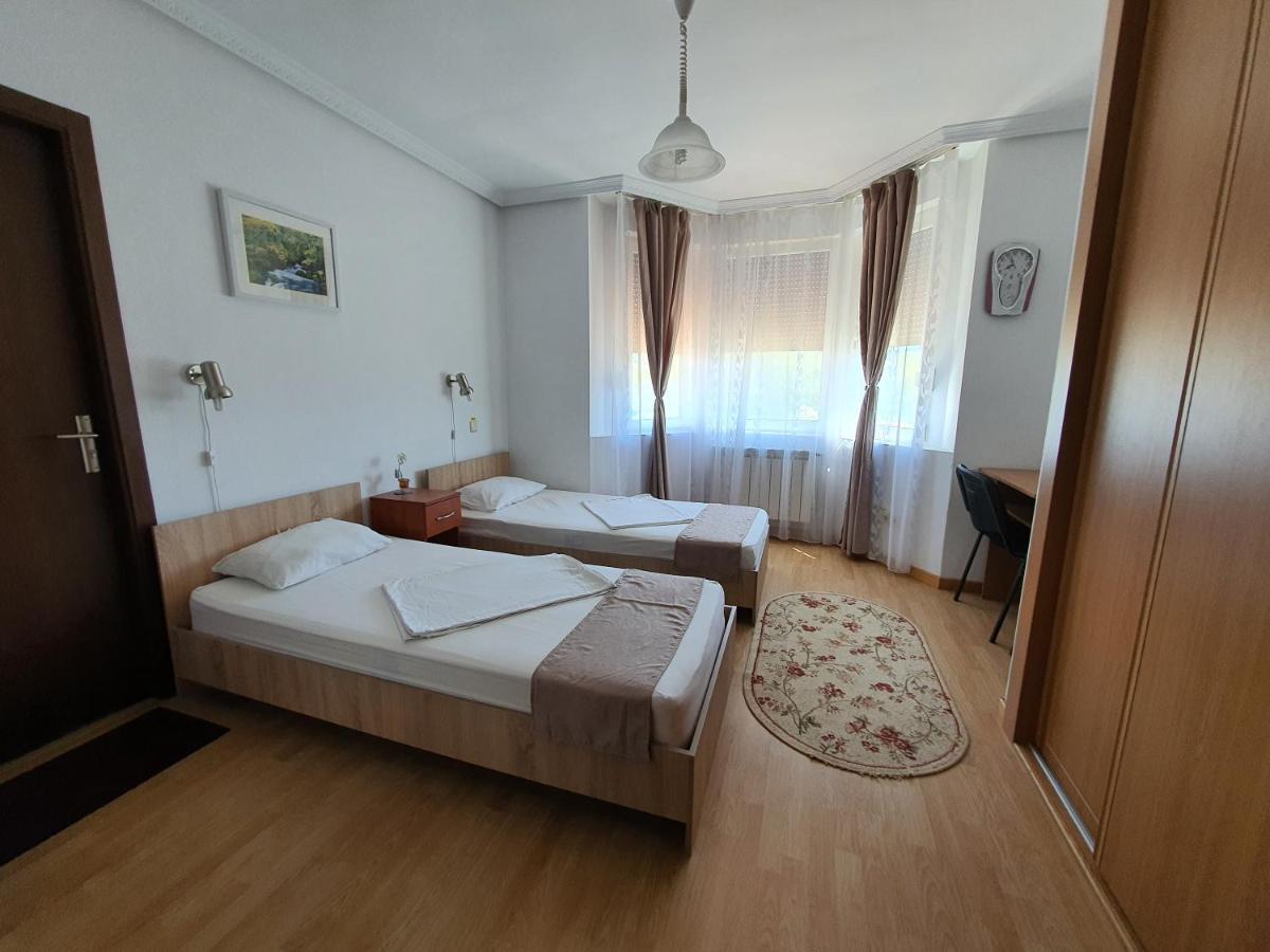 Pensiunea Stan Cisnădie Esterno foto